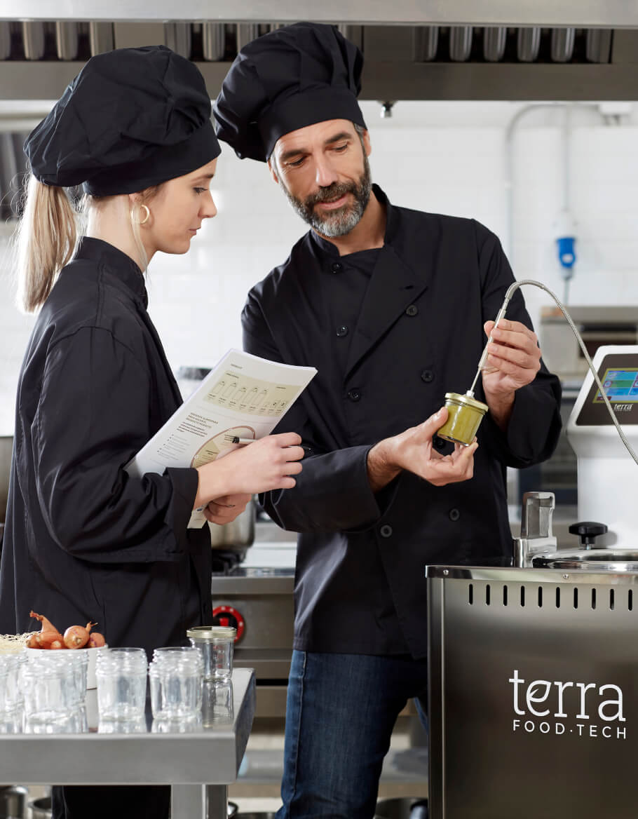 Autoclaves alimentarias TERRA Food-Tech® para la producción a pequeña escala de pequeños productores, restauradores y chefs, microemprendedores, laboratorios y departamentos de I+D+i de la industria alimentaria y del packaging