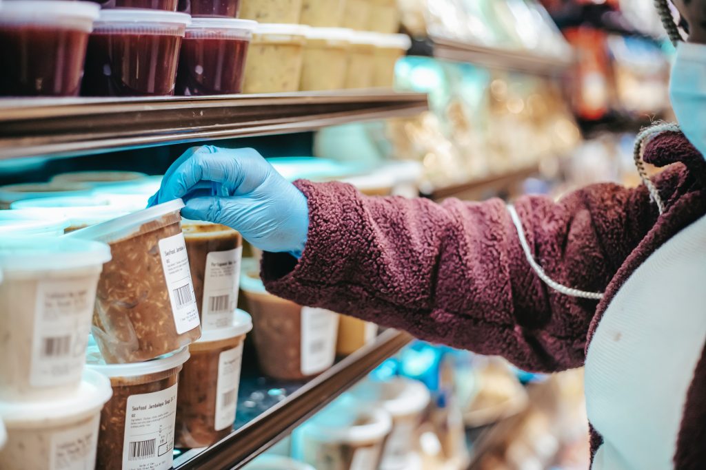 Alimentos en envases de plástico